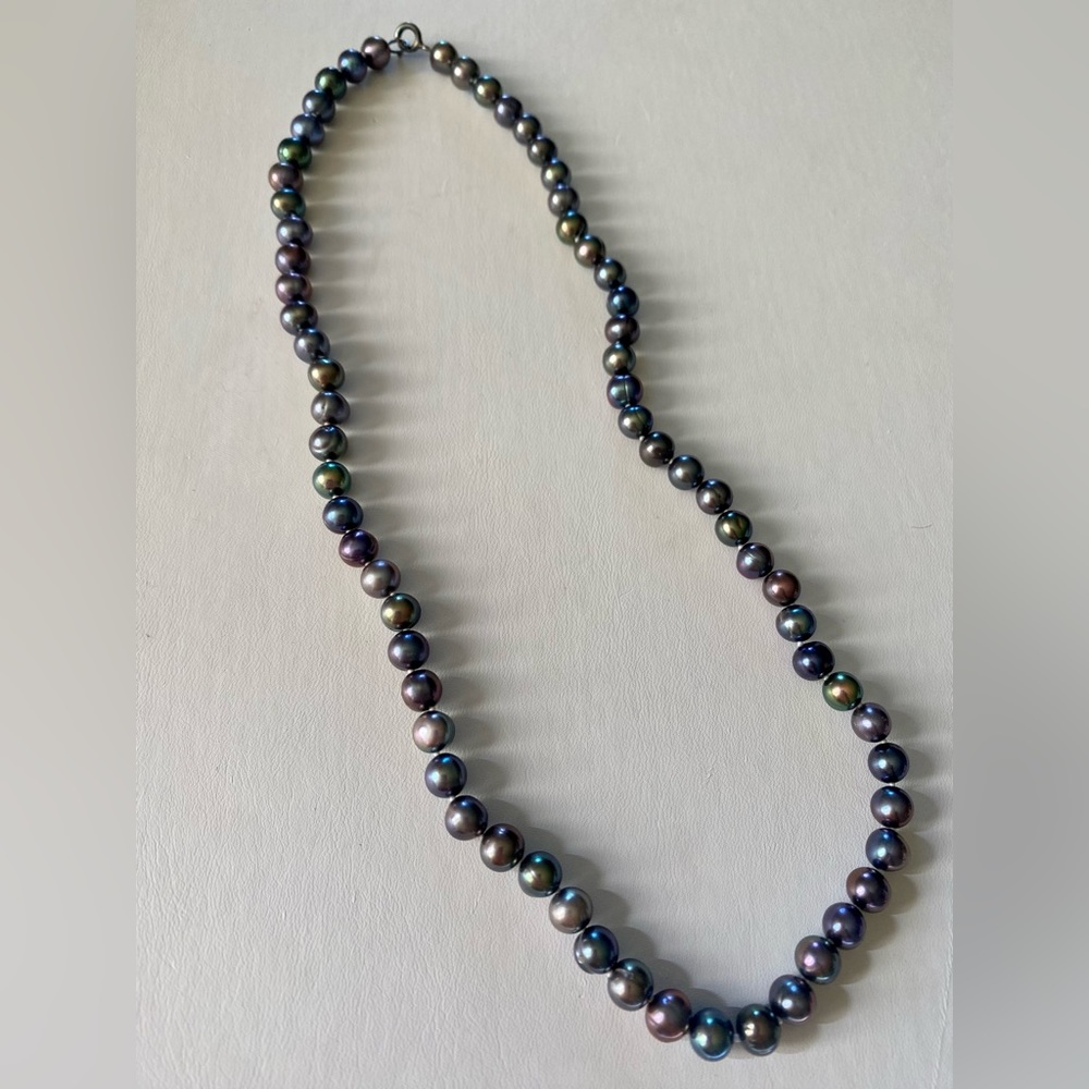 SECRETS OF A GEM PEARL NECKLACE